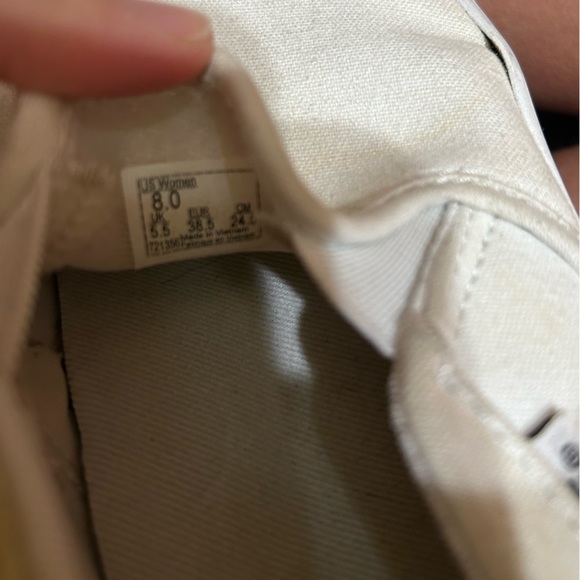 Vans - Picture 2 of 2